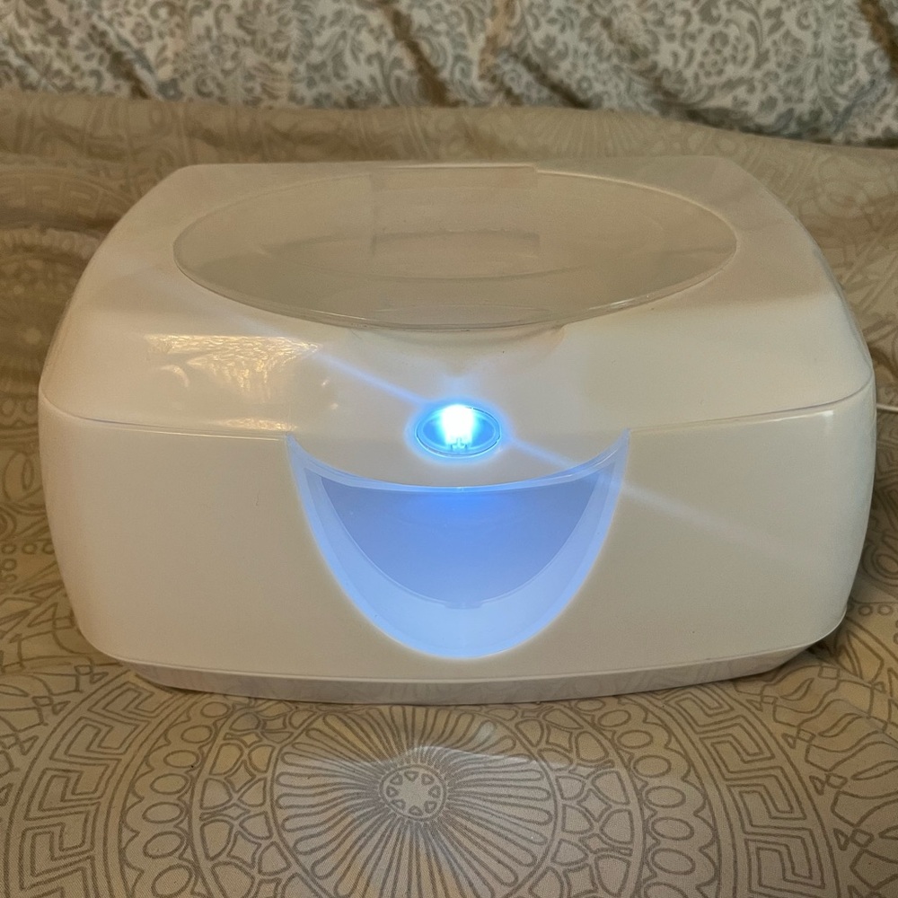 Wipe Warmer with light